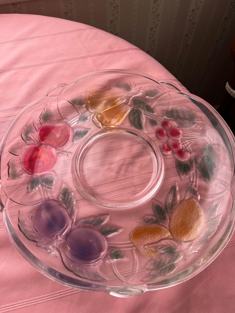 Clear fern-etched glass plate and clear glass plate with floral pattern - image 2 of 2
