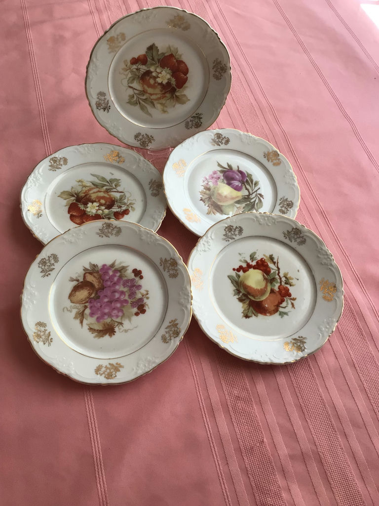 Porcelain fruit-design plates with gold trim - image 2 of 2