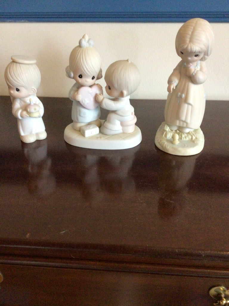 Precious Moments Pastel porcelain figurine set featuring children - image 2 of 6