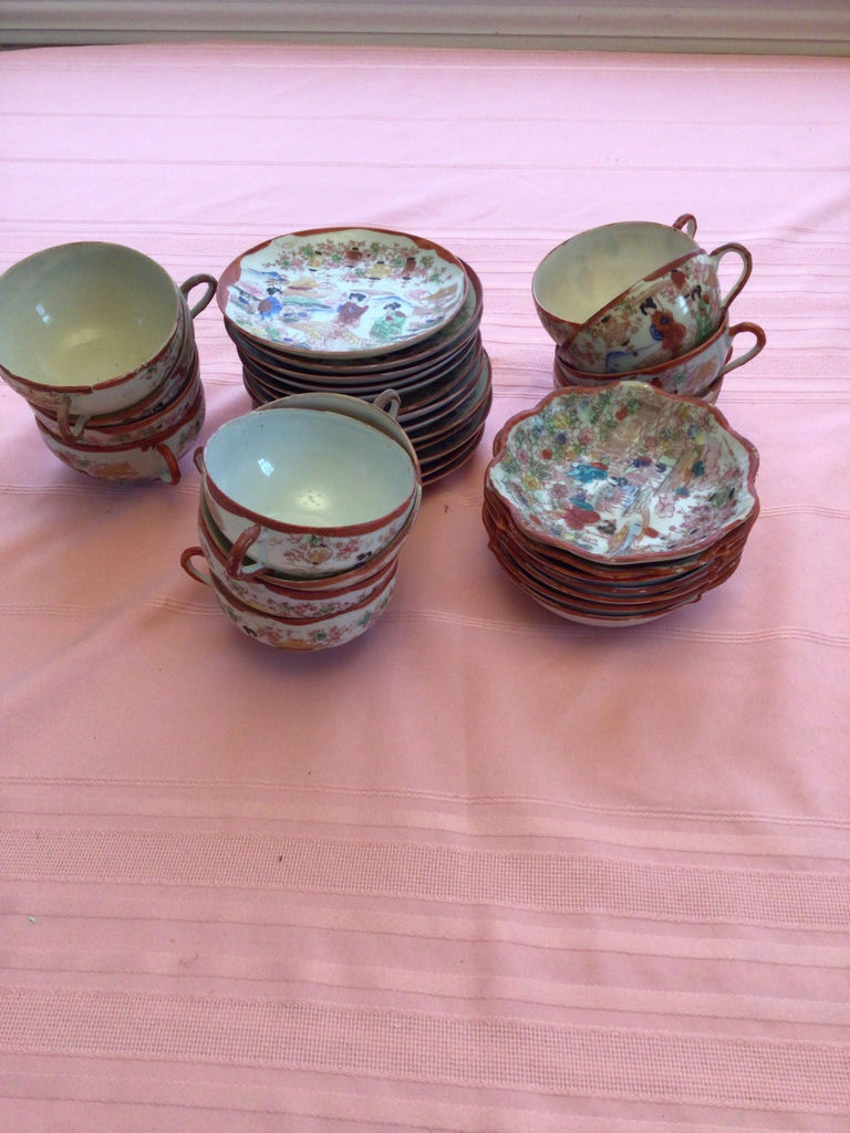 Japanese porcelain teacups, saucers and small plates - image 1 of 5