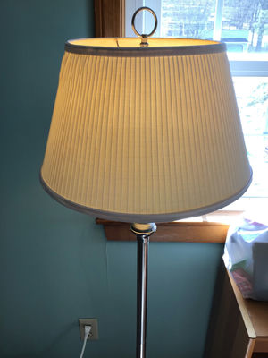 Floor lamp with pleated lampshade - Image 1 of 3