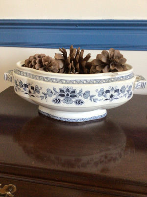 Mandarin Blue and white ceramic tureen  - Image 1 of 6