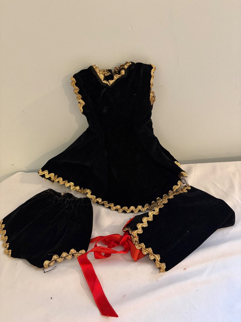 Vintage Doll Collection with Various Outfits and Accessories - image 21 of 25