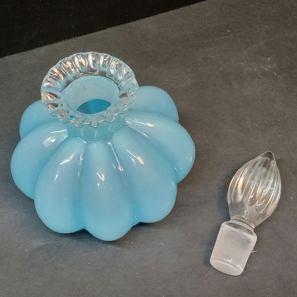 Fenton & Sydenstricker Glass - image 3 of 10