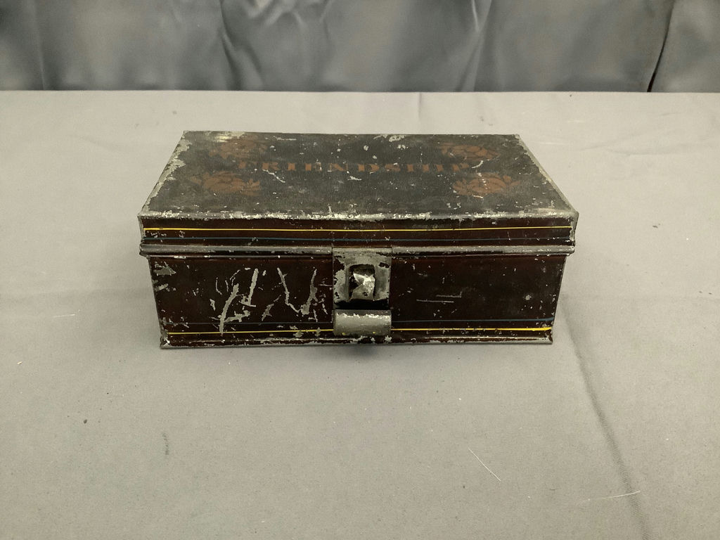 Antique Tin Boxes + Plates - image 2 of 13