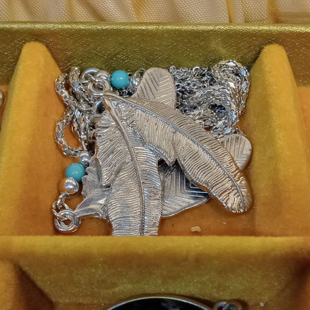 Ladies Costume Jewelry & Box - image 20 of 23