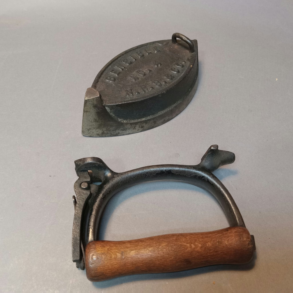 Cast Iron Trivets & Iron - image 3 of 12