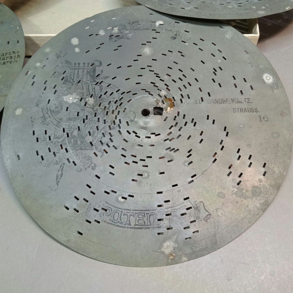 Antique Table Top Polyphone - image 20 of 24