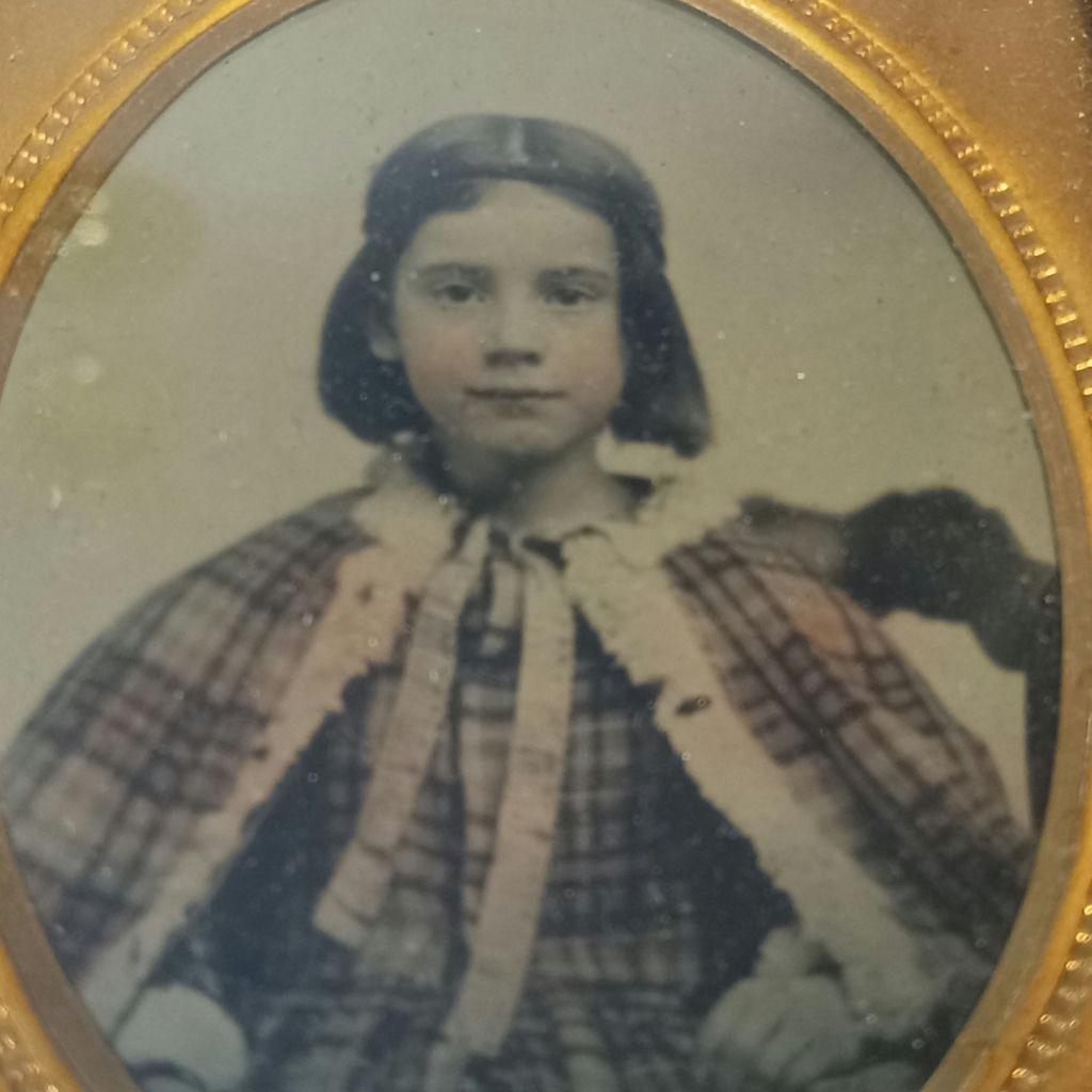 Antique Photos & Mini Diary - image 5 of 32