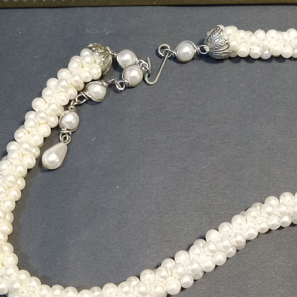 Ladies Costume Jewelry & Box - image 13 of 23