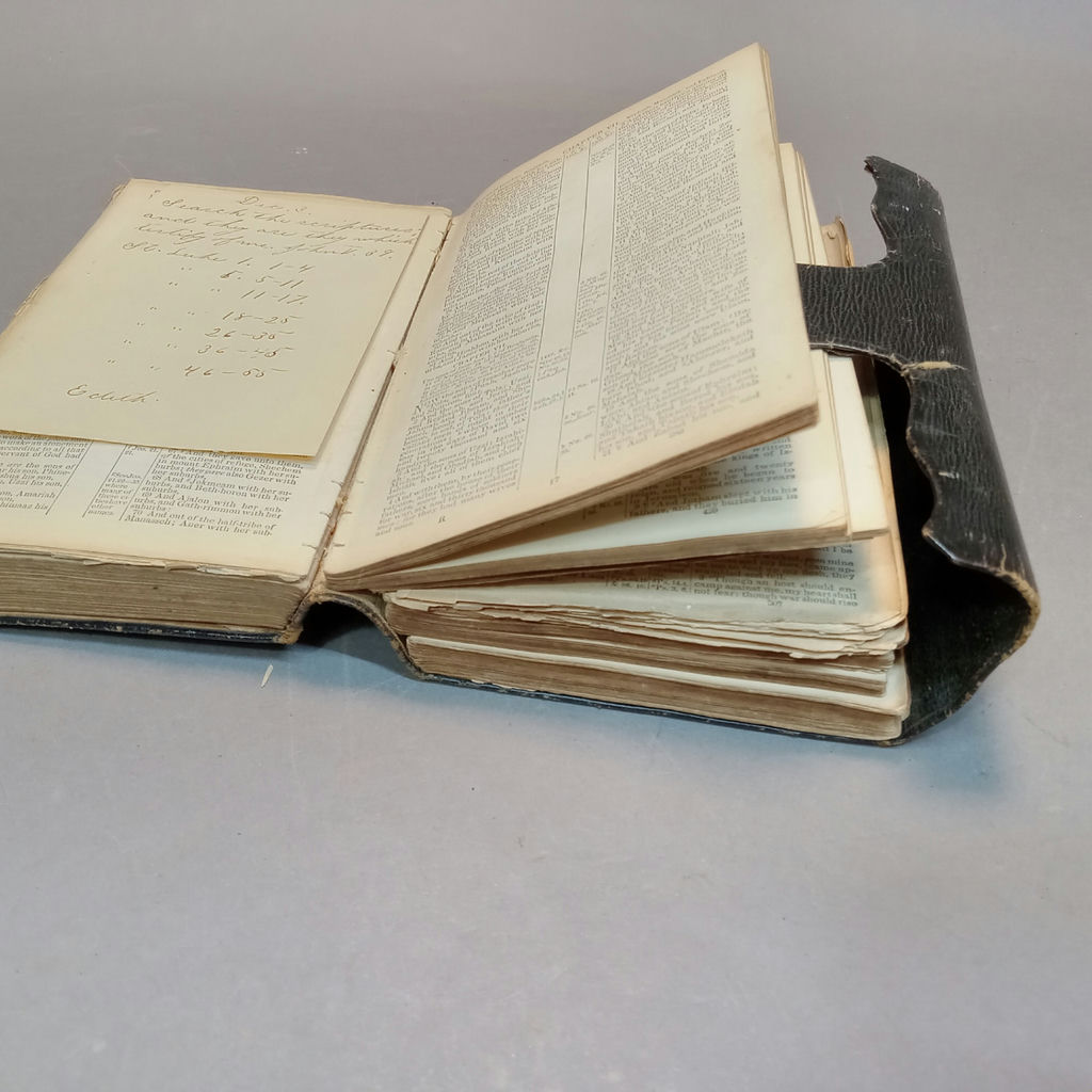 Antique Bibles - image 22 of 35