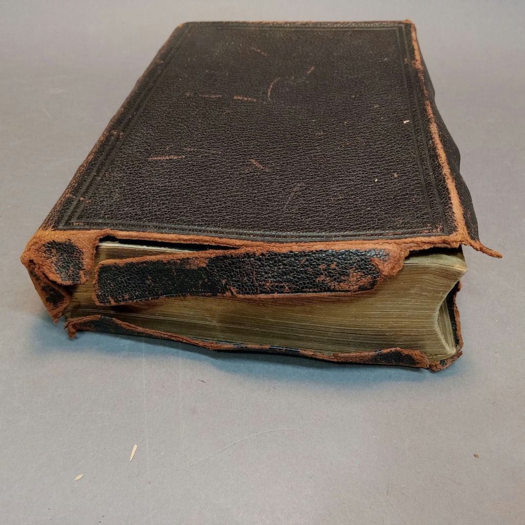 Antique Bibles - image 27 of 35