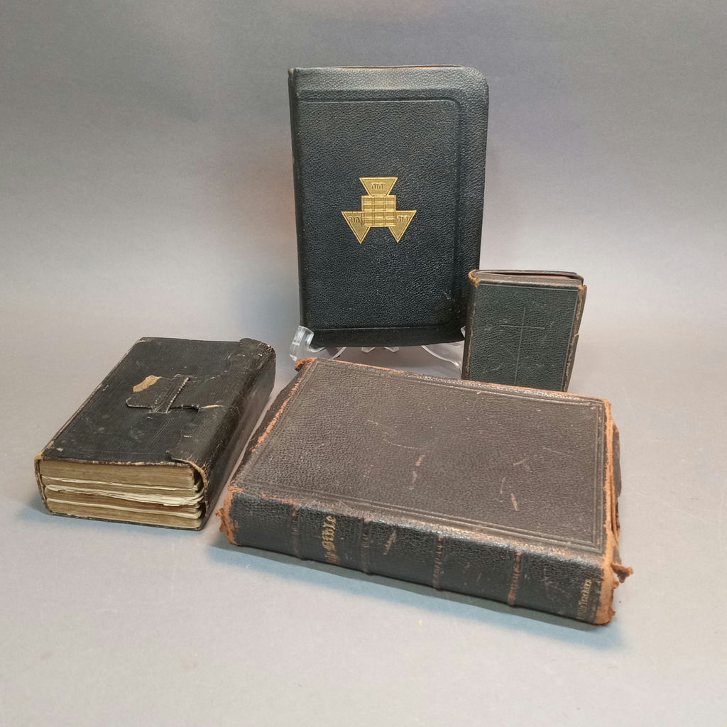 Antique Bibles - image 1 of 35