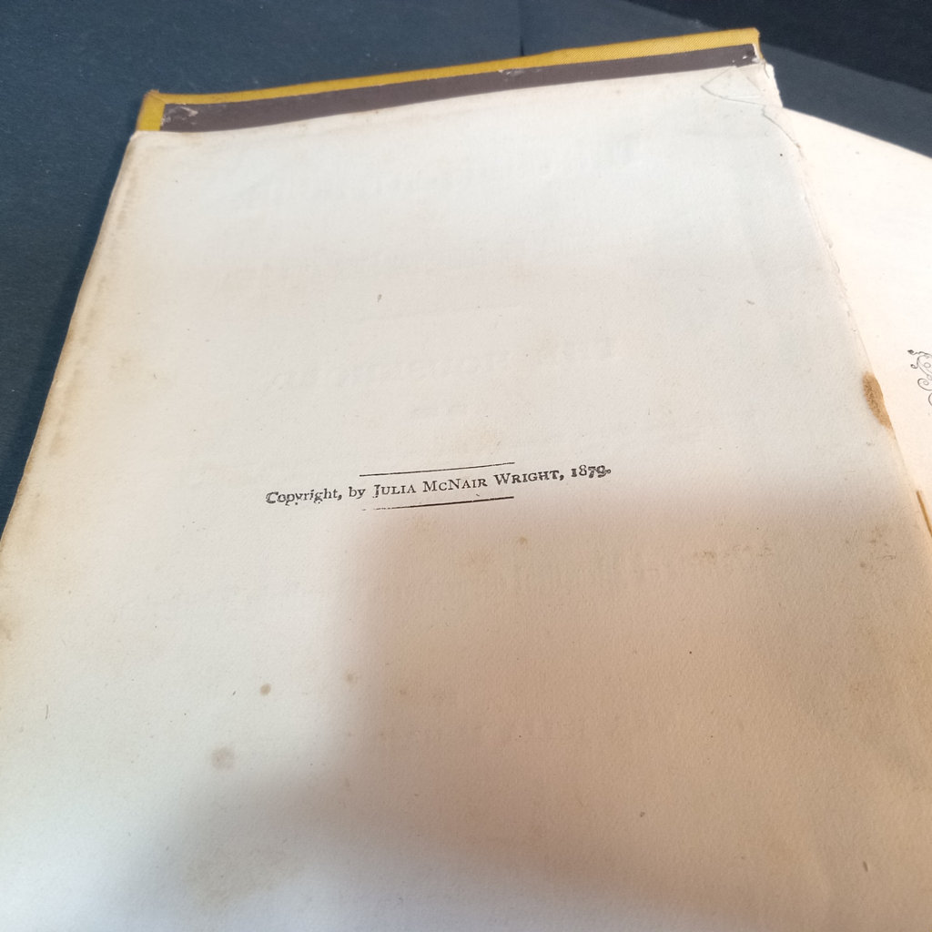 Vintage Kitchen / Light Reading - image 17 of 29