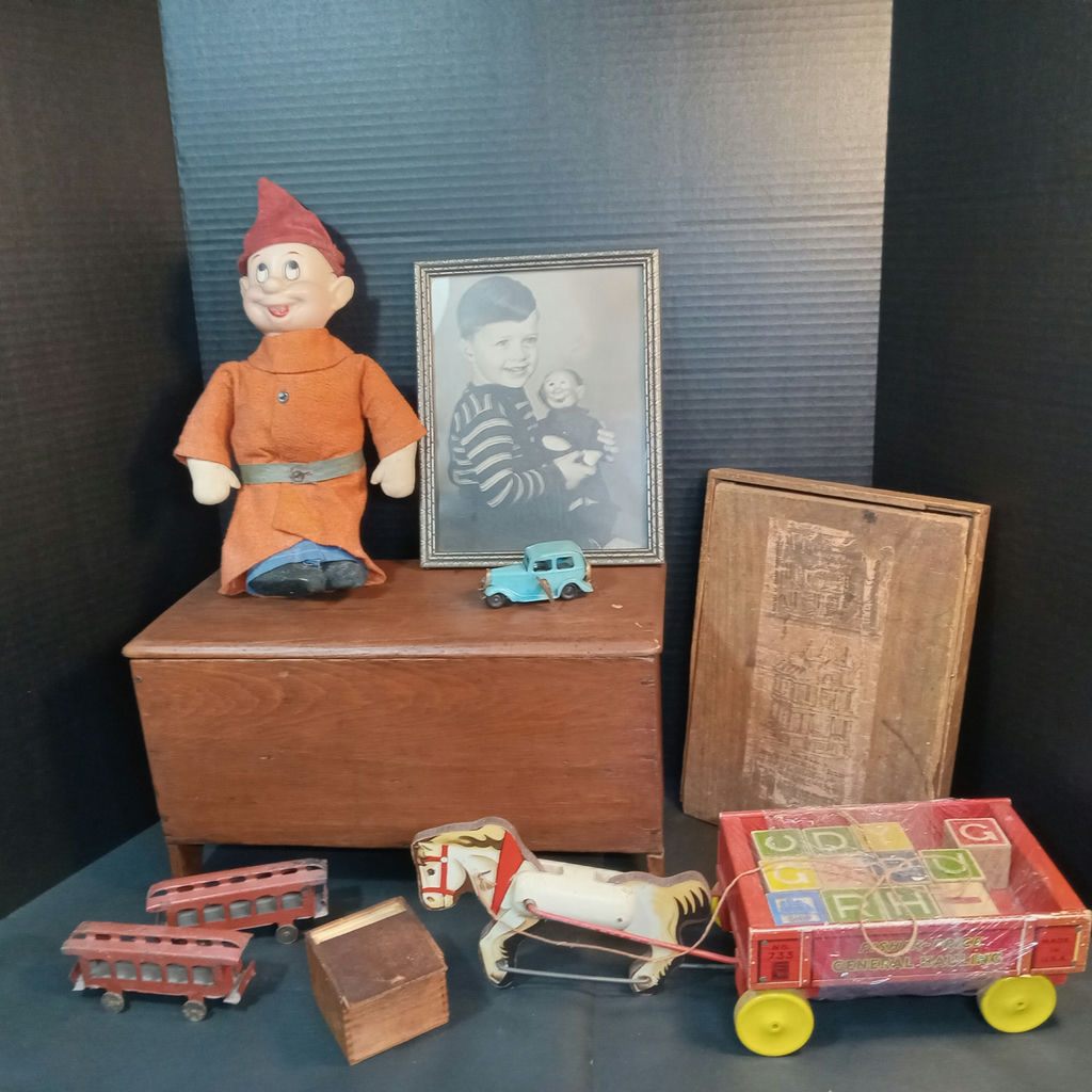 Vintage Toys - 1930s - 1940s - image 1 of 34