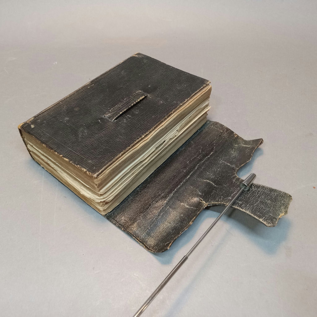 Antique Bibles - image 19 of 35