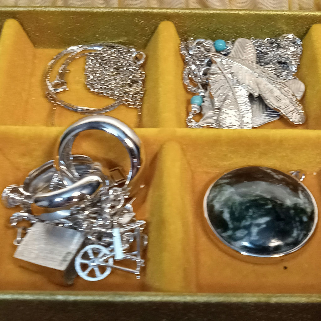 Ladies Costume Jewelry & Box - image 21 of 23