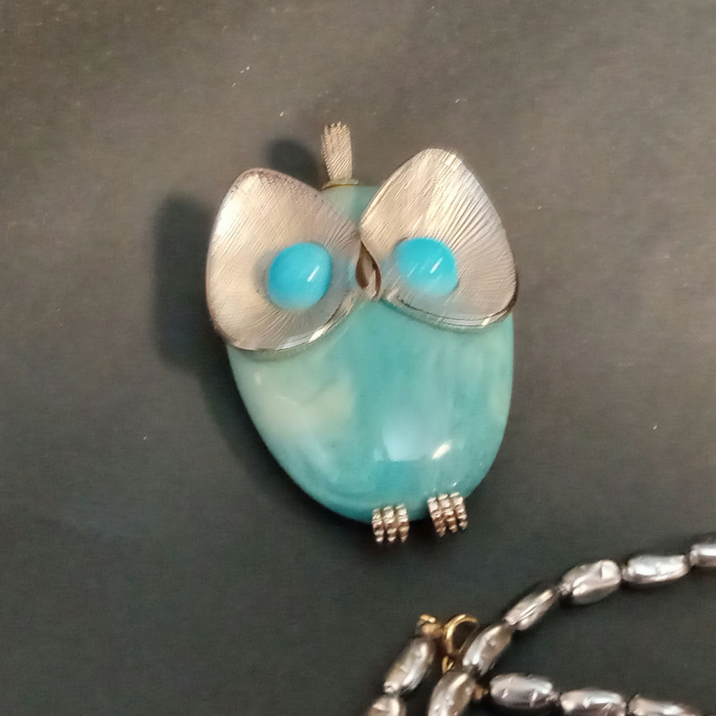 Ladies Costume Jewelry & Box - image 8 of 23