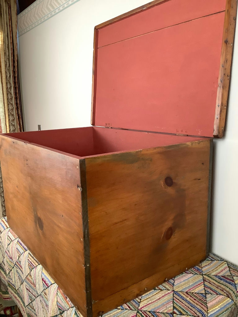 Antique Small Blanket / Doll Chest - image 3 of 9