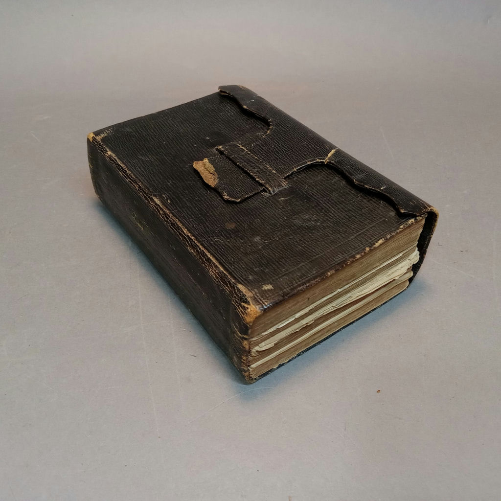 Antique Bibles - image 18 of 35