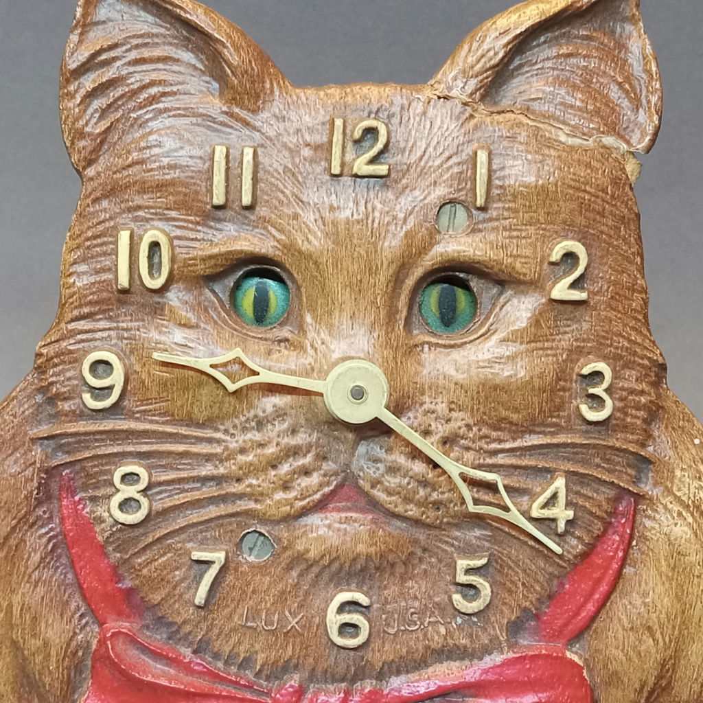 Vintage Linen Tea Towels & Clocks - image 18 of 21