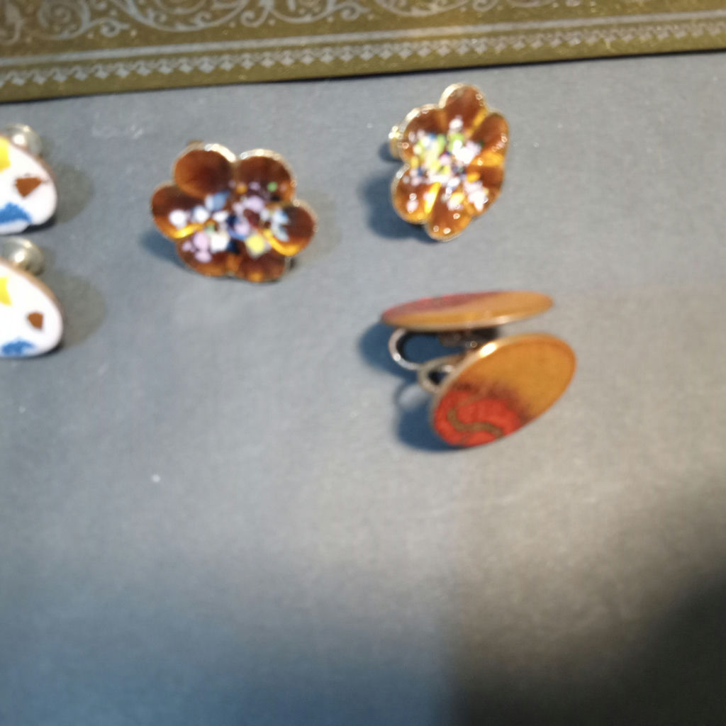 Ladies Costume Jewelry & Box - image 4 of 23