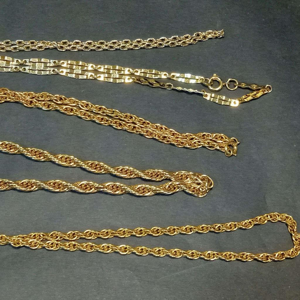 Ladies Costume Jewelry & Box - image 16 of 23