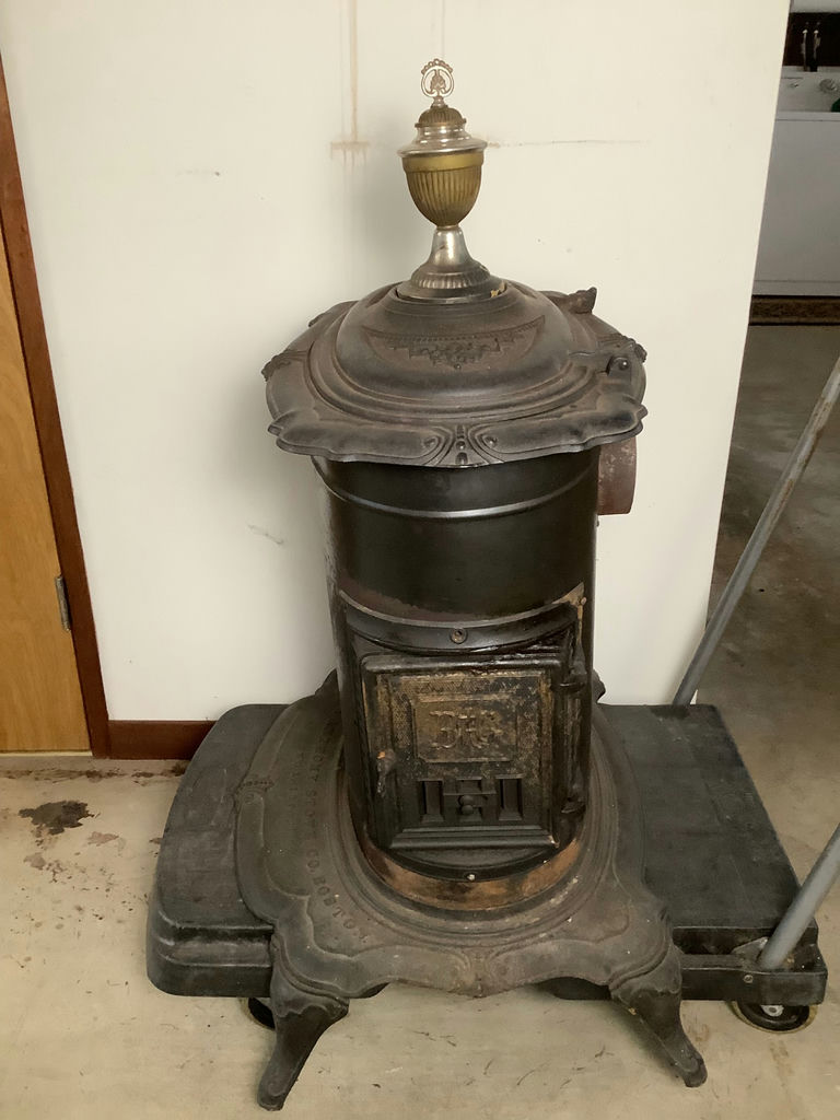 Antique Smith & Anthony Cast Iron Stove - image 1 of 7