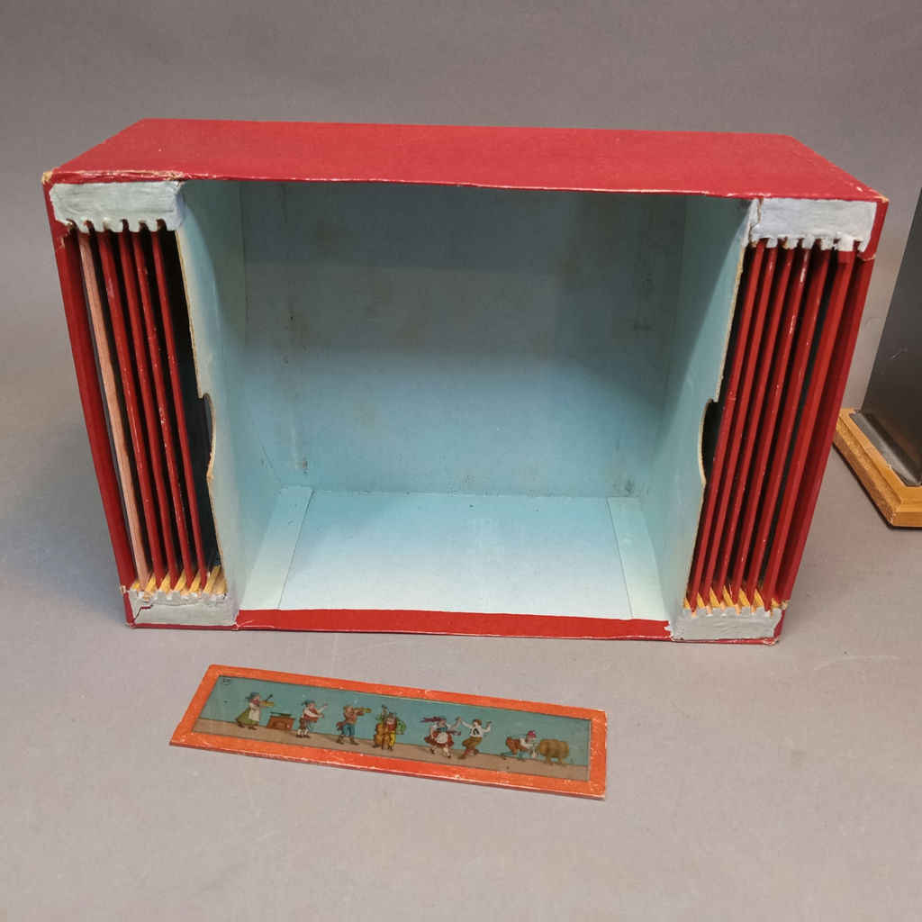Antique Magic Lantern & Glass Plates - image 10 of 16