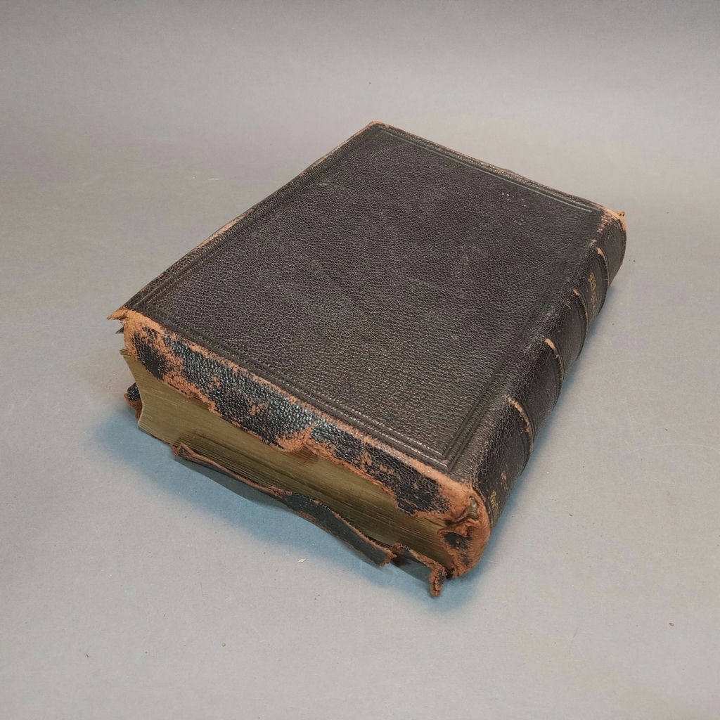 Antique Bibles - image 34 of 35