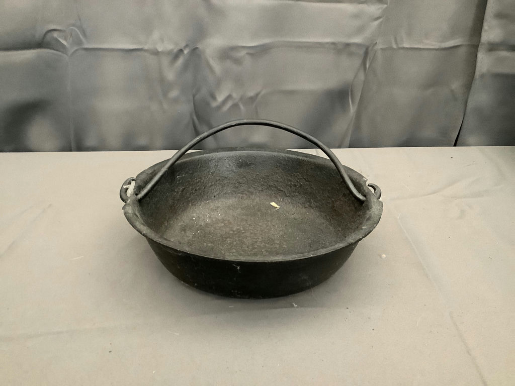 Cast Iron Pots - image 4 of 9