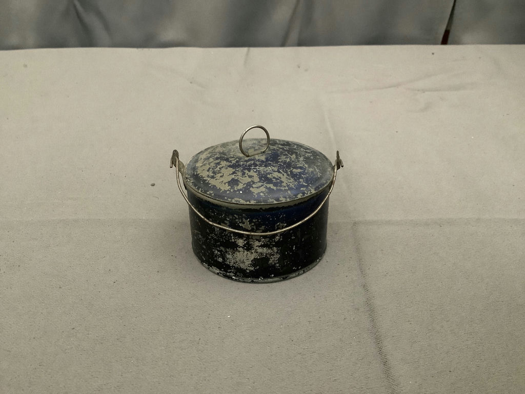 Antique Tin Boxes + Plates - image 12 of 13