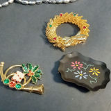 Ladies Costume Jewelry & Box - thumbnail 9 of 23