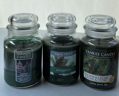 Yankee Candle and Mystic Harbor Jar Candles - Image 1 of 10