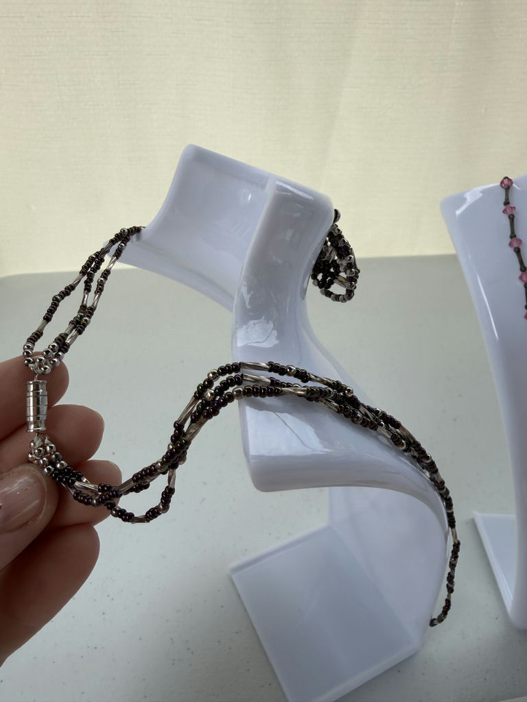 Beaded Necklaces and Earrings Jewelry Lot - image 6 of 7