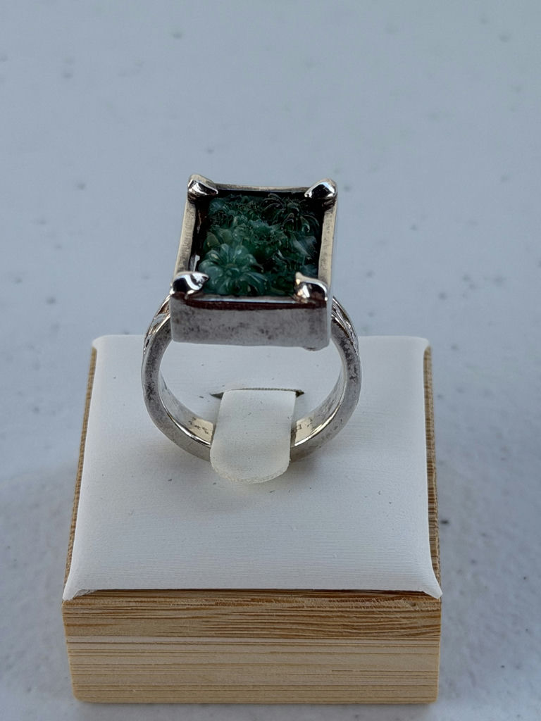 Sterling Silver Ring with Green Rectangular Stone - image 6 of 15