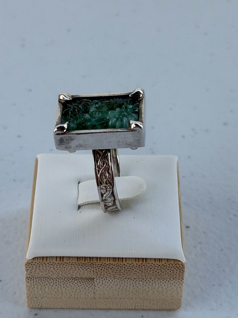 Sterling Silver Ring with Green Rectangular Stone - image 7 of 15