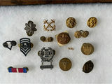 Miscellaneous Lot 9 Military Buttons and Pins - thumbnail 1 of 6