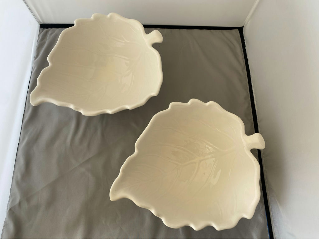 2 Large Leaf Shaped Snack Bowls and a Stoneware Coffee Crock - image 2 of 9