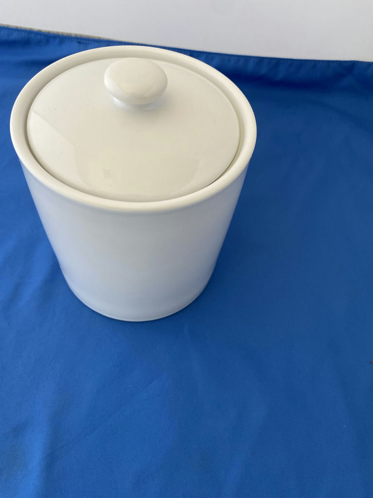 2 Large Leaf Shaped Snack Bowls and a Stoneware Coffee Crock - image 7 of 9