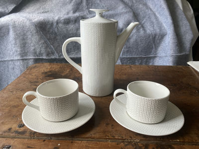Coffee pot with 2 cups and saucers Alpine White - Image 1 of 15