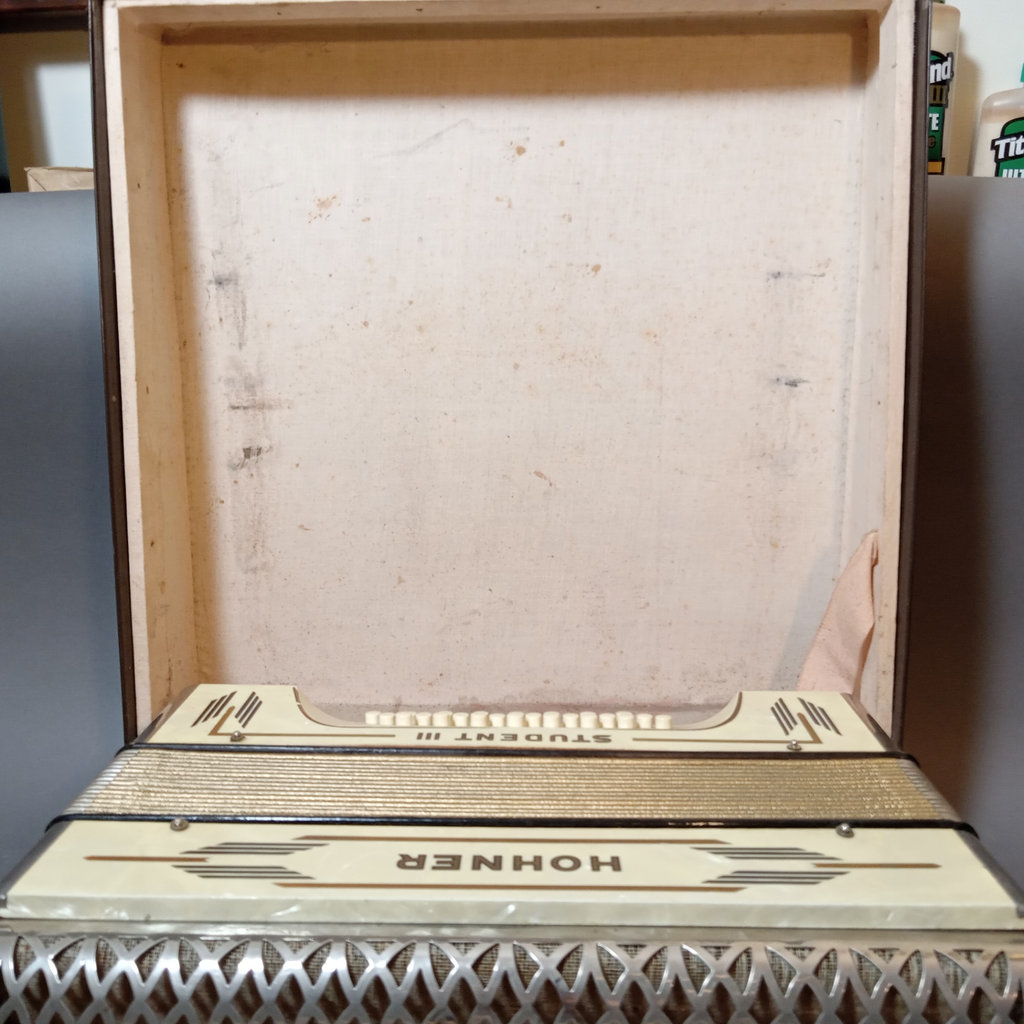 Hohner Student III Accordian - image 11 of 17