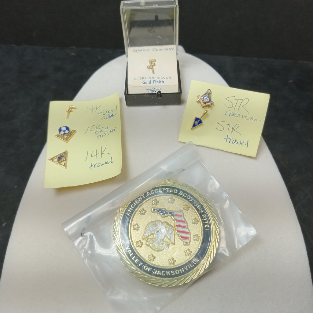 Freemason Pins & Coin - image 1 of 8
