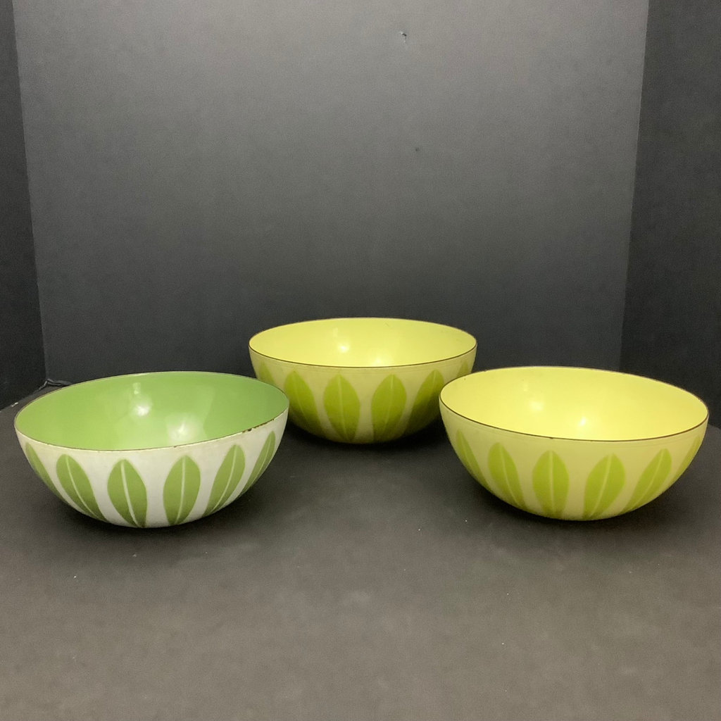 Wood, Metal and Fine Ceramic Serving Pieces - image 4 of 20