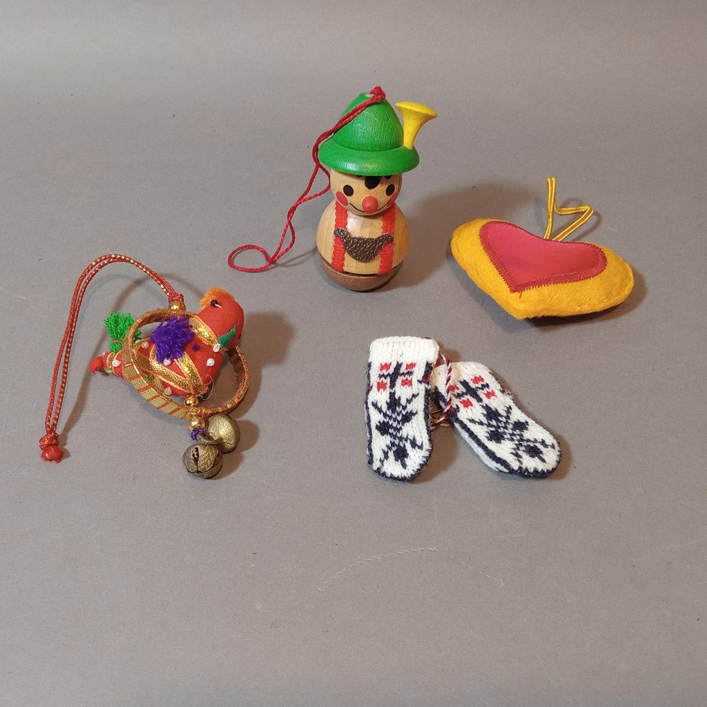 Vintage Christmas Around the World - image 11 of 20