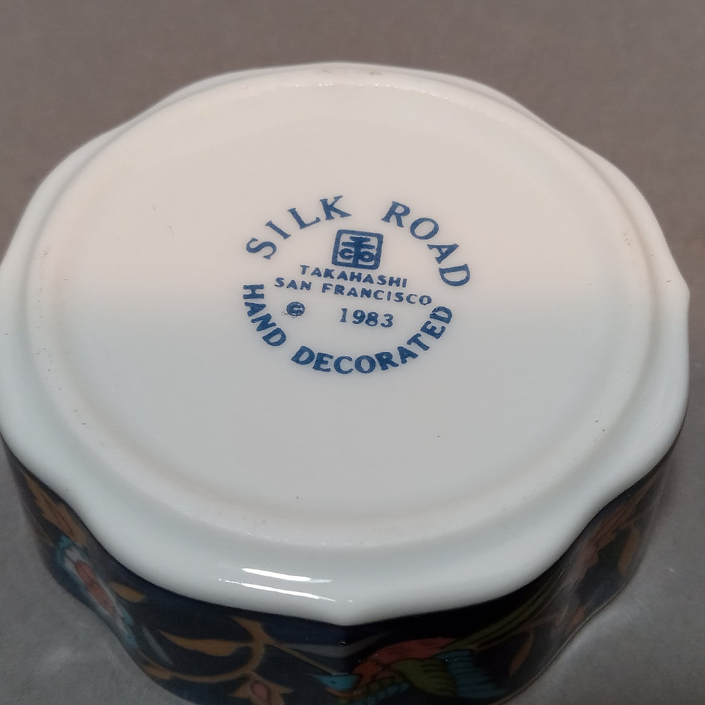 Assorted decorative boxes and accessories - image 7 of 26