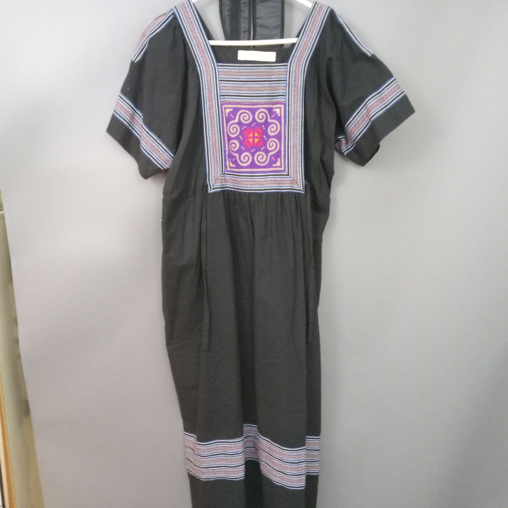 Vintage Thai Dresses - image 2 of 13