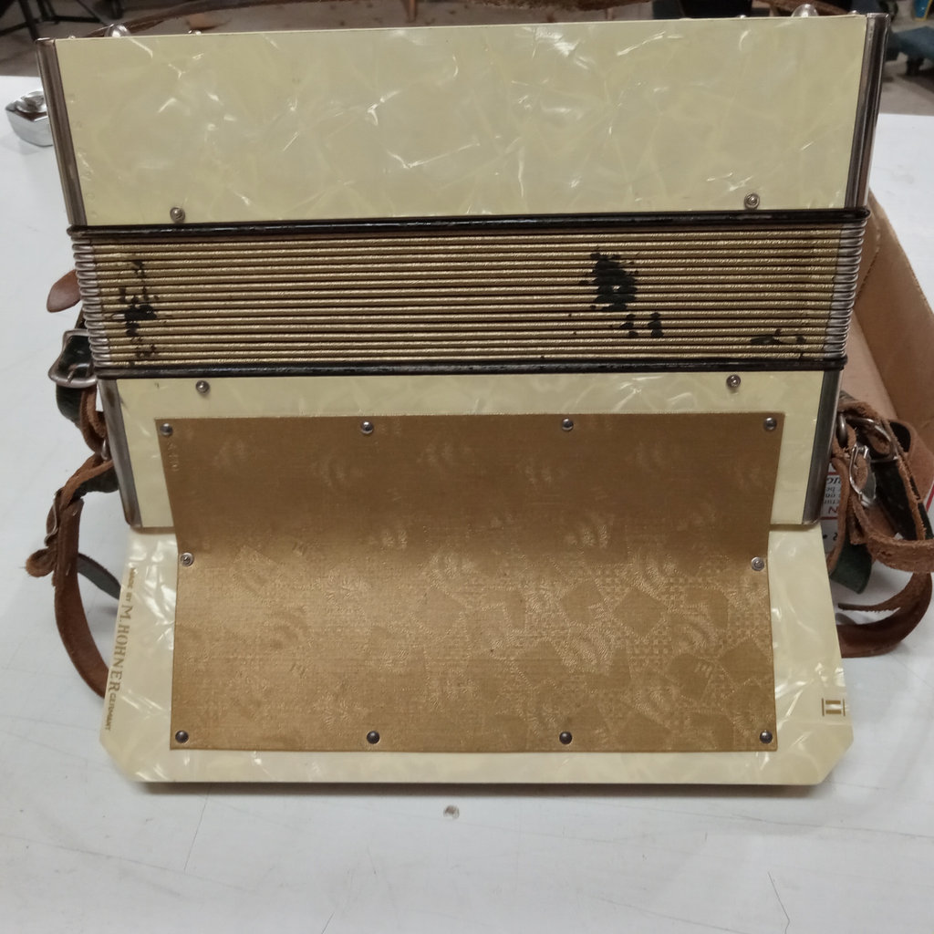 Hohner Student III Accordian - image 12 of 17