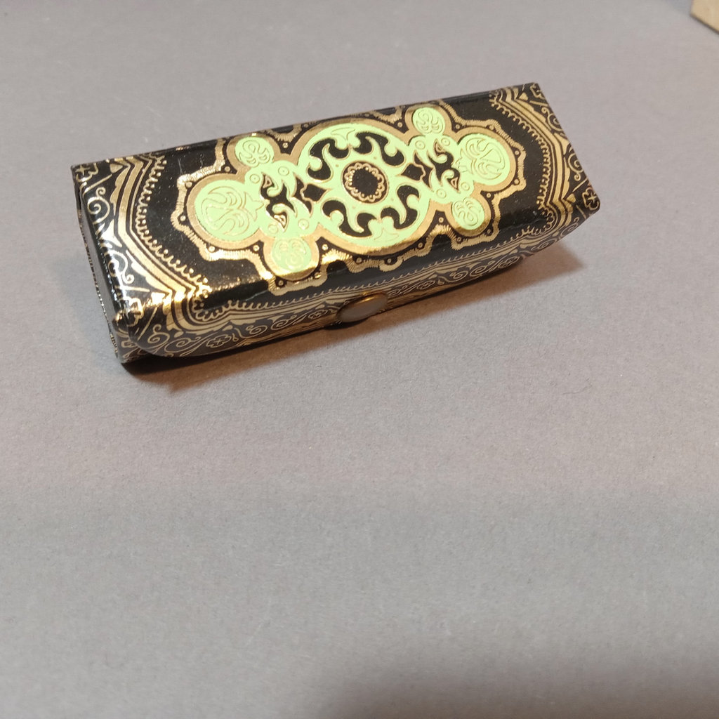 Assorted decorative boxes and accessories - image 4 of 26