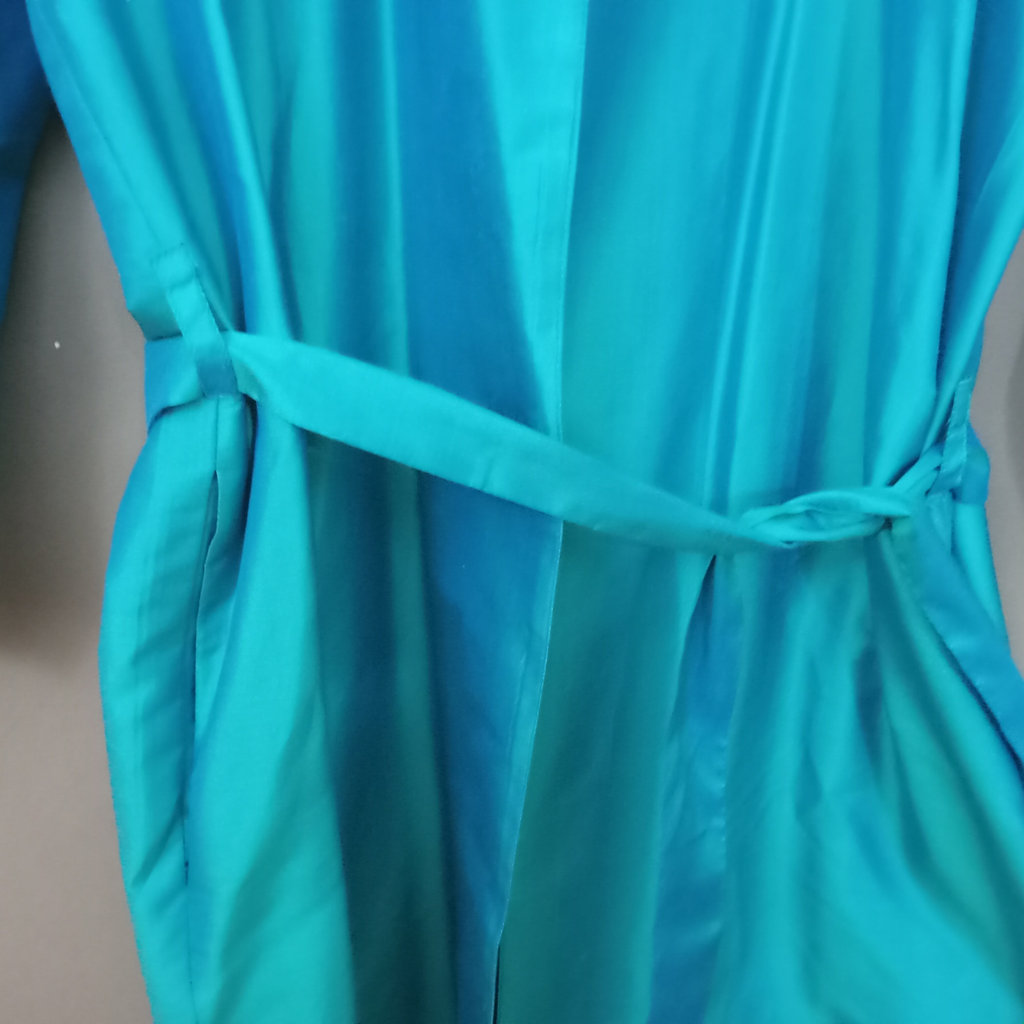 Thai Silk Formal Attire - image 4 of 16